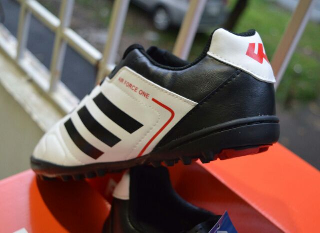 GIÀY ĐÁ BÓNG SÂN CỎ NHÂN TẠO