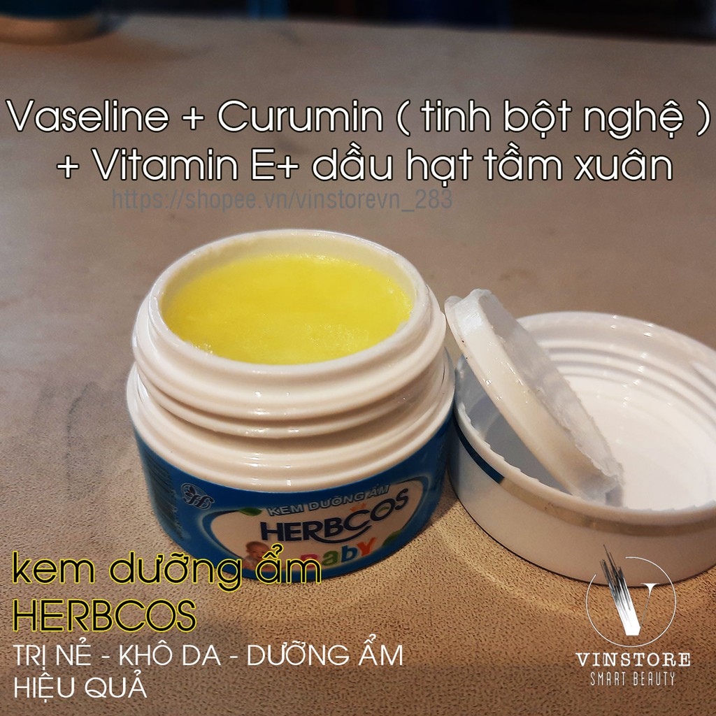 Kem dưỡng ẩm HERBCOS baby (cho cả người lớn) chứa vitamin E, tinh bột nghệ giúp dưỡng ẩm, hết khô nẻ da, thơm dễ chịu