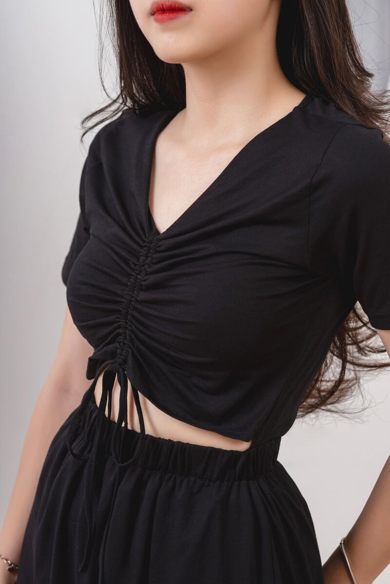 [Mã FATHANG5 giảm 10K đơn 50K] Đầm midi thun cottom phối ren màu kẻ đen dạo phố đi biển Aholic | BigBuy360 - bigbuy360.vn