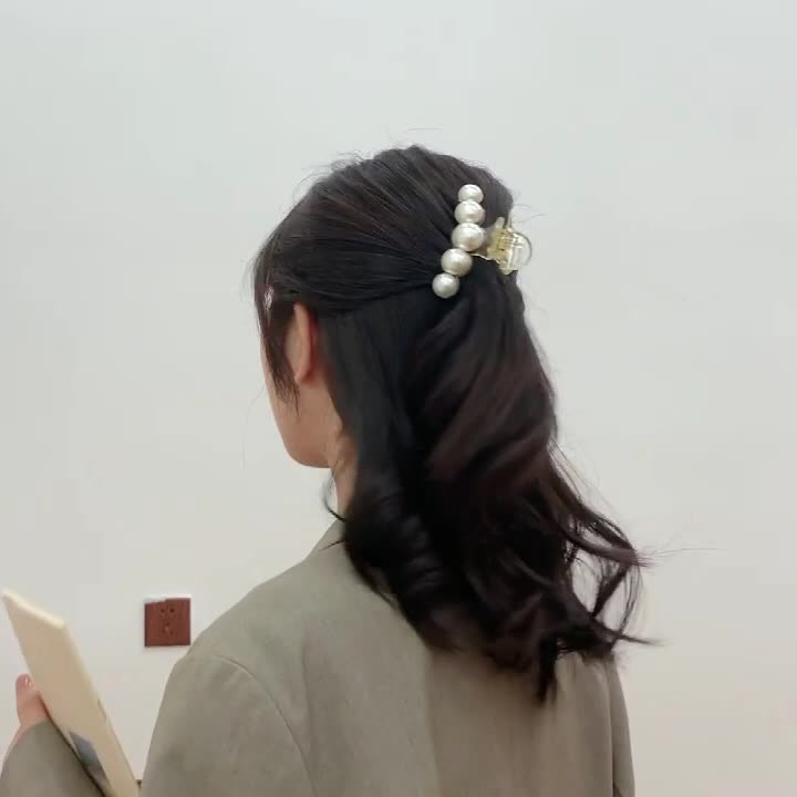 Kẹp Tóc Ngọc trai nhân tạo Hàn Quốc cho cô nàng thanh lịch, sang chảnh - Hottrend 2021