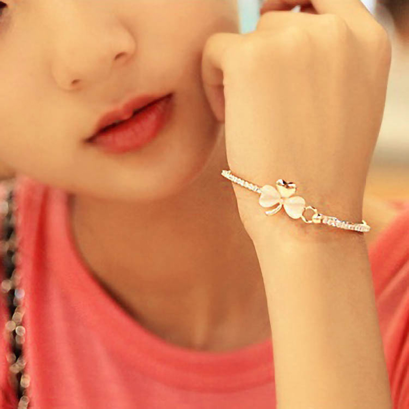 Vòng Tay Mặt Cỏ Bốn Lá Đính Đá Jp01