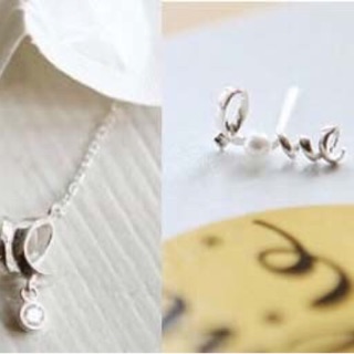 Set vòng cổ và bông tai chữ love