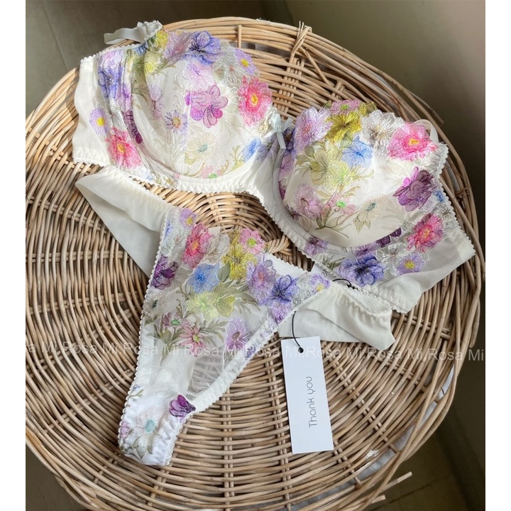 Set đồ lót gọng thiết kế hoa nhí phối lưới
