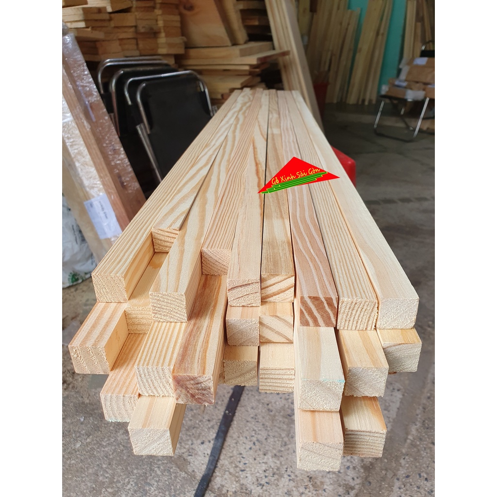 Thanh gỗ thông vuông 2cm dài 80cm đã bào láng 4 mặt thích hợp dùng làm nẹp chỉ, đóng chuồng, mục đích khác...