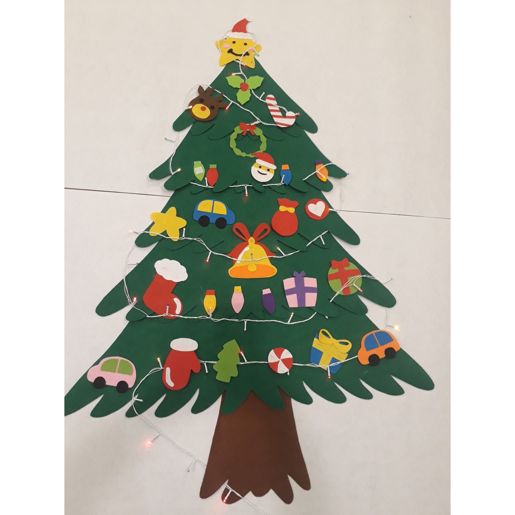 Cây thông Noel bằng vải dạ dáng truyền thống