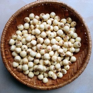 1KG Hạt sen tươi đã lấy tâm sen ( ship liền tpHCM )
