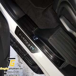 [SHOCKKK ] Ốp bậc cửa Carbon Ford Everest 2017-2020