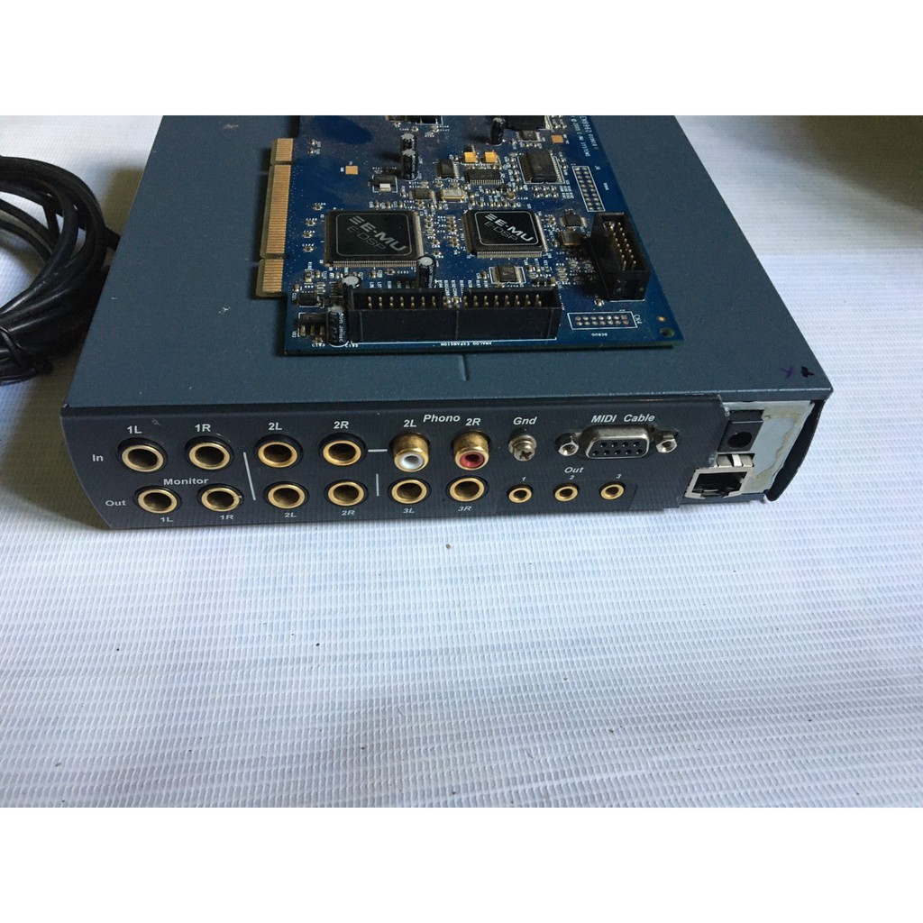 Sound card phòng thu livestream chuyên nghiệp