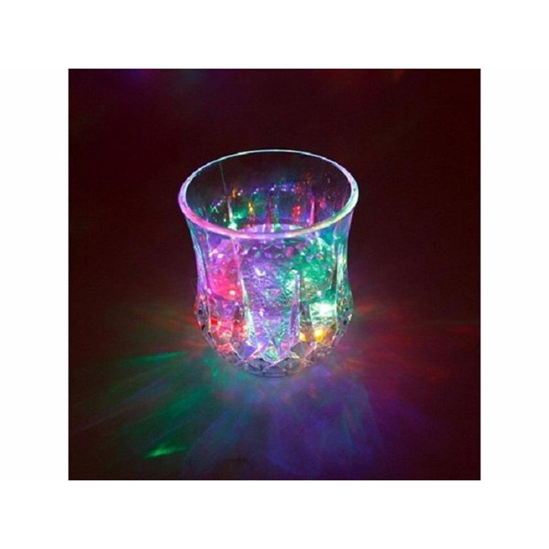 Ly nước phát sáng
