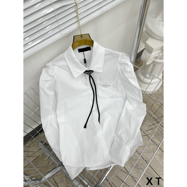 Áo sơ mi trắng prada kèm belt hàng QCL1