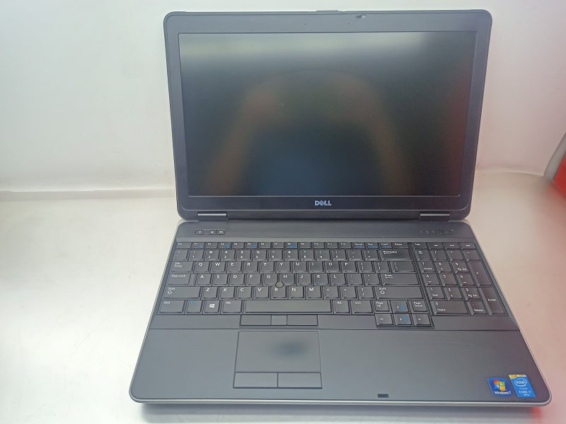 Laptop Cũ Dell Latitude E6540 CPU Core I7-4610M/ Ram 8GB/ SSD 128GB + HDD 500GB/ VGA AMD Radeon HD 8790M/ LCD 15.6" inch