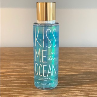 [𝗦𝗔𝗟𝗘]..::✨Xịt Dưỡng Thể Body Mist Victoria’s Secret Kiss me in The Ocean 250ml✨::..