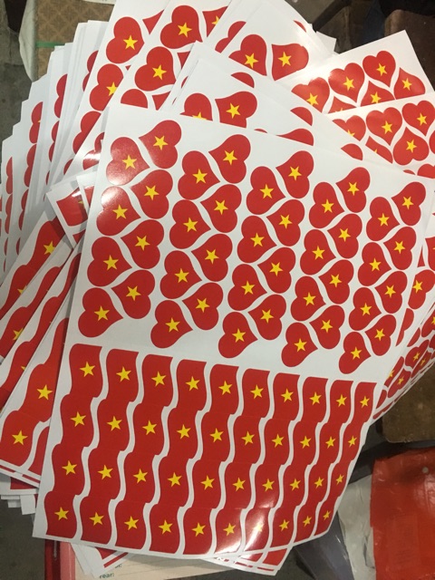 80 Sticker dán mặt sticker cờ đỏ sao vàng, decal lá cờ việt nam, hình dán mặt 1 siêu rẻ giá sỉ, cổ vũ thể thao
