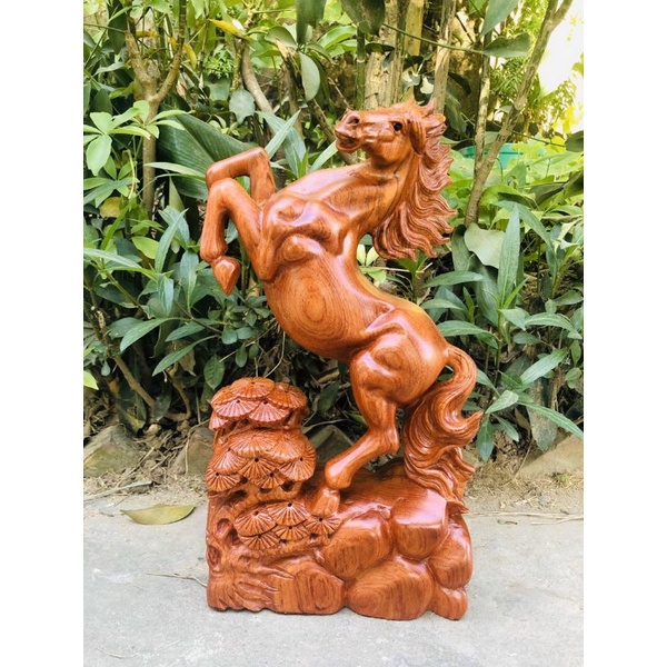 Tượng con ngựa gỗ hương