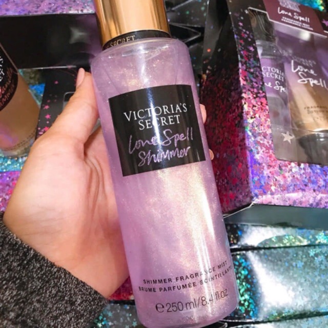Xịt thơm nhũ Body Mist Victoria’s Secret Love Spell Shimmer 250ml