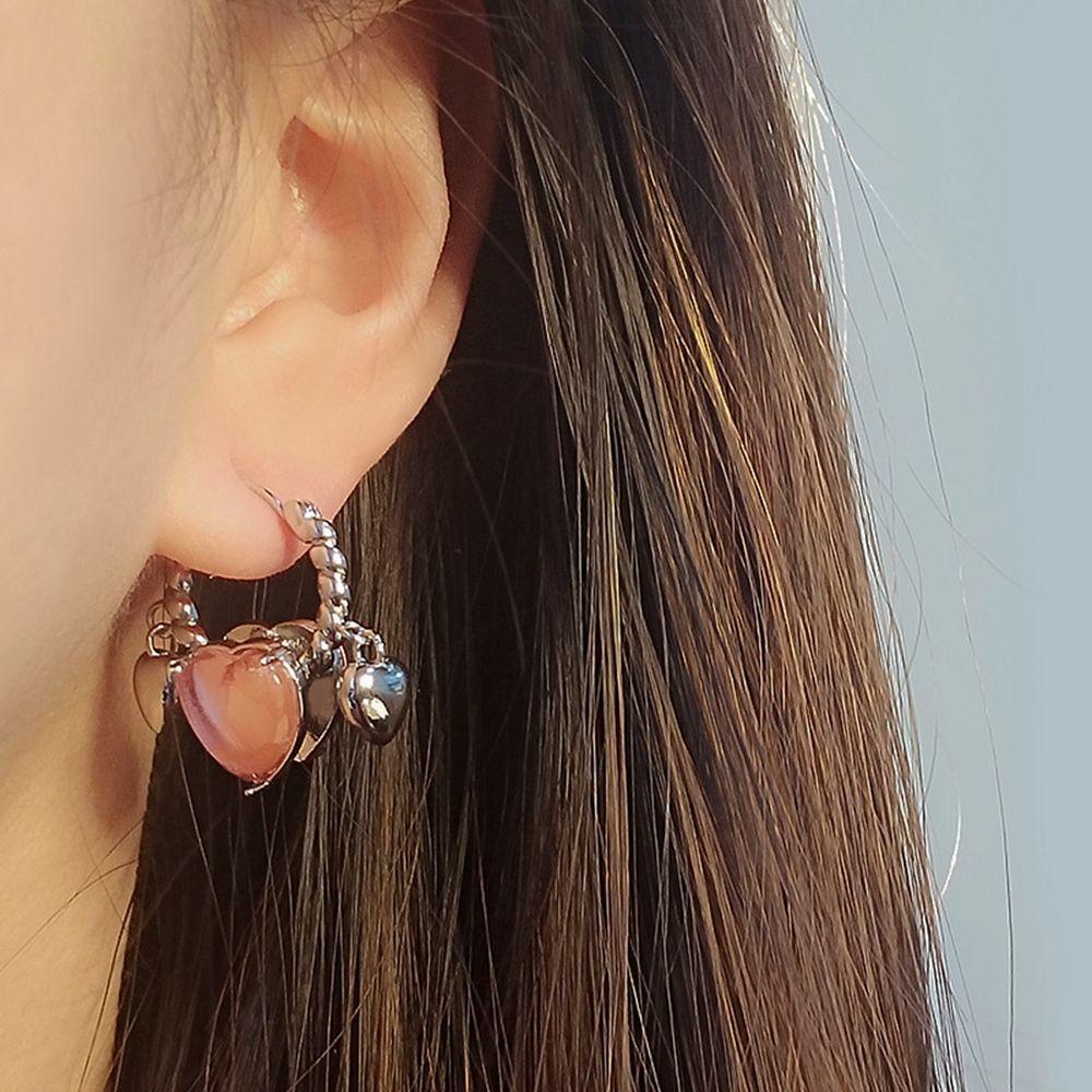 Khuyên Tai Bất Đối Xứng Đơn Giản Cho Nữ|Khuyên Tai Trái Tim Đính Đá Hồng Phong Cách Hàn Quốc