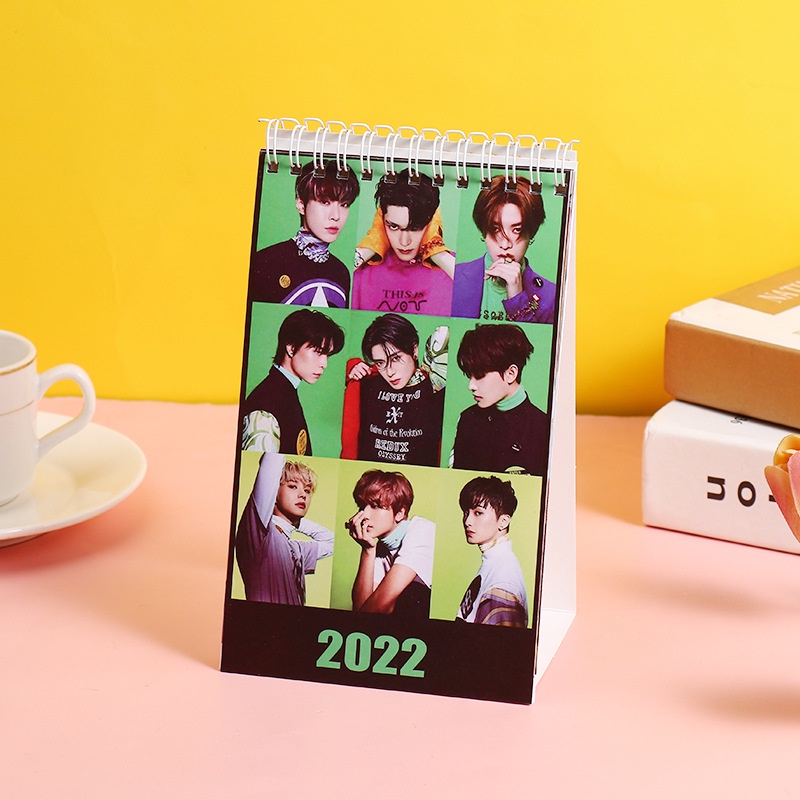 Lịch để bàn năm 2022 hình nhóm nhạc BLACKPINK