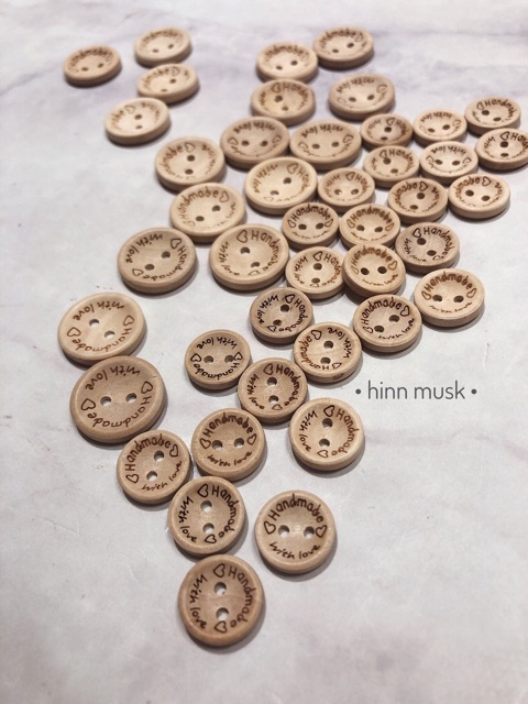 Khuy gỗ Handmade with love