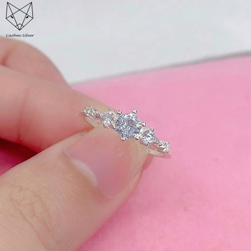 Nhẫn Bạc Nữ Cao Cấp S925 CaoBac Silver Họa Tiết Ổ Đá Cạnh 2 Đá NNU08