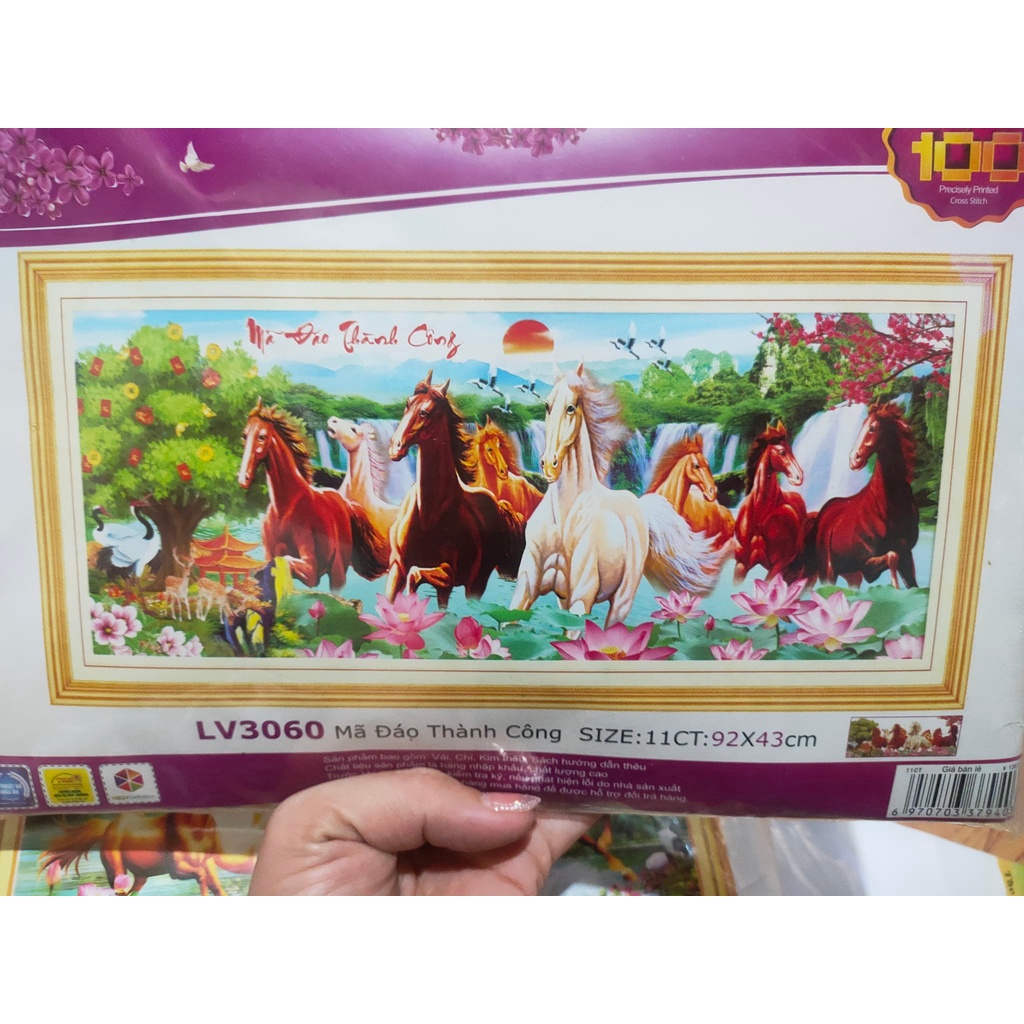 Tranh thêu chữ thập ngựa mã đáo thành công KT:92x43cm,tranh chưa thêu và chưa khung,tặng kéo và sỏ chỉ