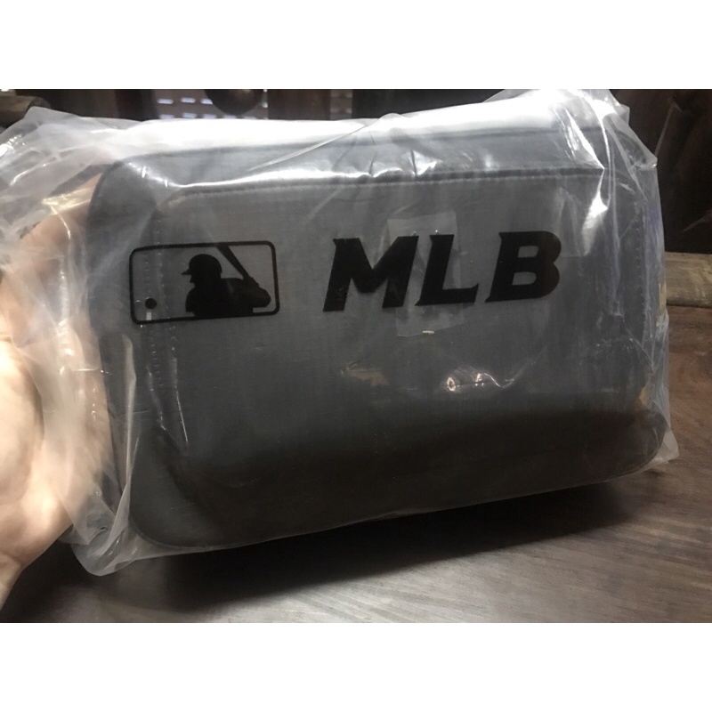 [ẢNH THẬT] 🔥 Túi MLB Đeo Chéo 2 Ngăn Bản To Logo Nổi 3 Màu Cá Tính Siêu Hot Unisex (FULL TAG + TẶNG KÈM BOX) 🔥 | BigBuy360 - bigbuy360.vn