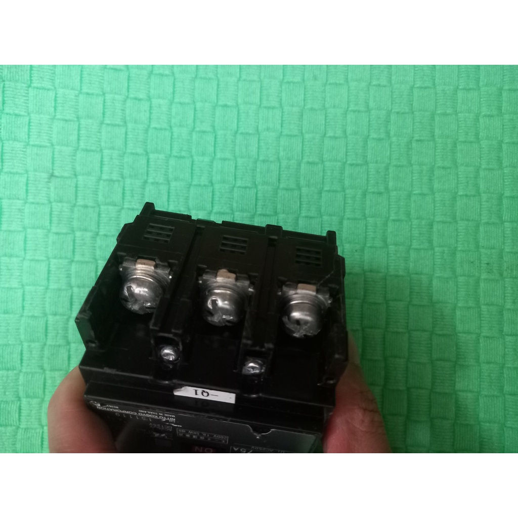 APTOMAT 3 PHA NHẬT BẢN 75A