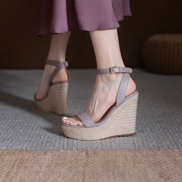 Giày sandal đế xuồng đan cói thời trang mùa hè