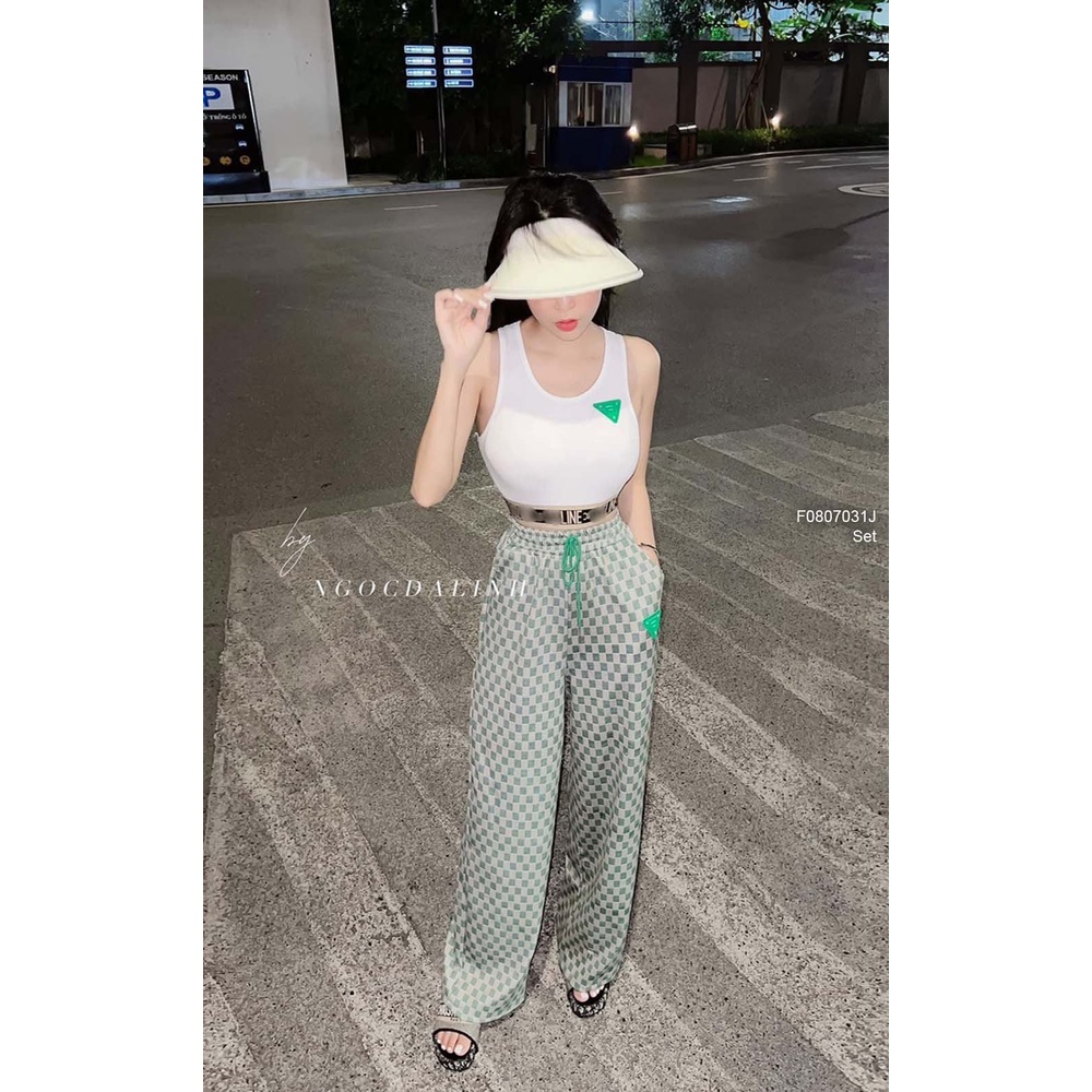 Set áo croptop ba lỗ ngực thêu logo+ quần suông caro!