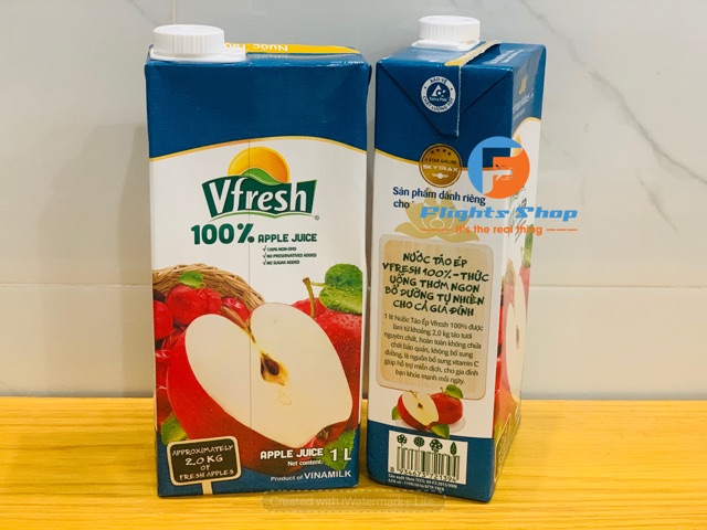 Nước táo ép Vinamilk Vfresh 100%, hộp 1 lít, sản phẩm đặt dùng riêng trên máy bay