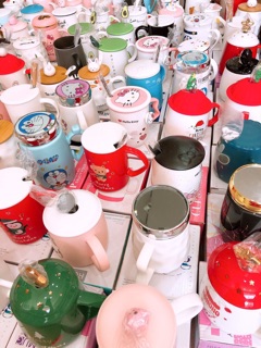Cốc sứ có nắp hàng thái