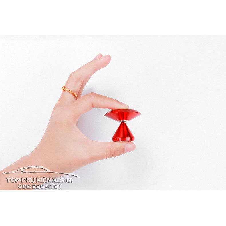 Giá đỡ điện thoại CD4 phát quang hút nam châm trên ô tô | BigBuy360 - bigbuy360.vn