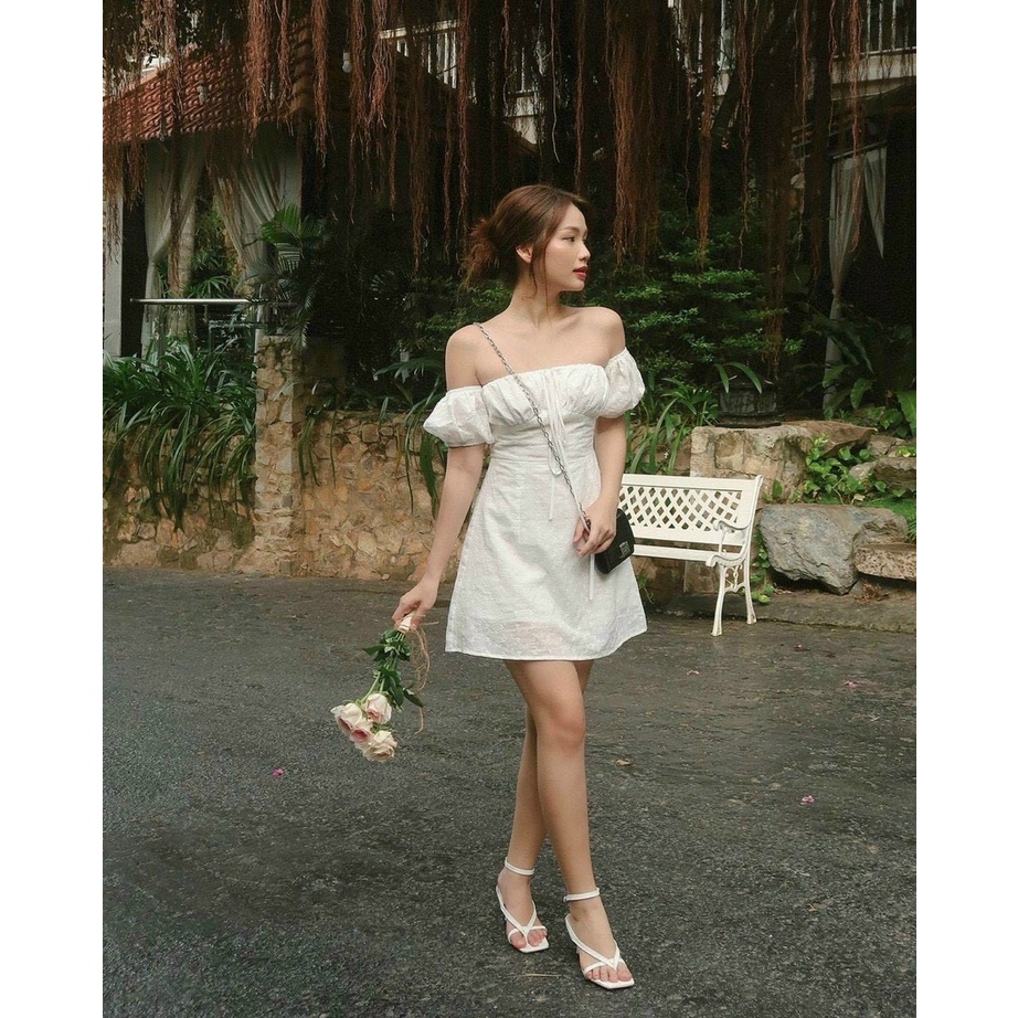 Đầm đi tiệc cổ yếm váy nữ màu trắng đi đám cưới trễ vai dáng xòe sang trọng