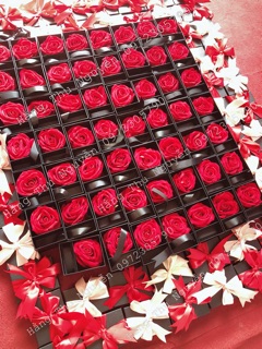 Hộp hoa lụa đựng son
