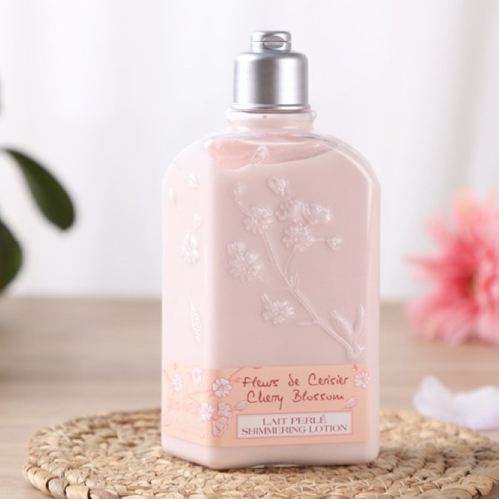 L'OCCITANE Sữa dưỡng thể hoa anh đào Loccitane Cherry Blossom Body Lotion 250ml