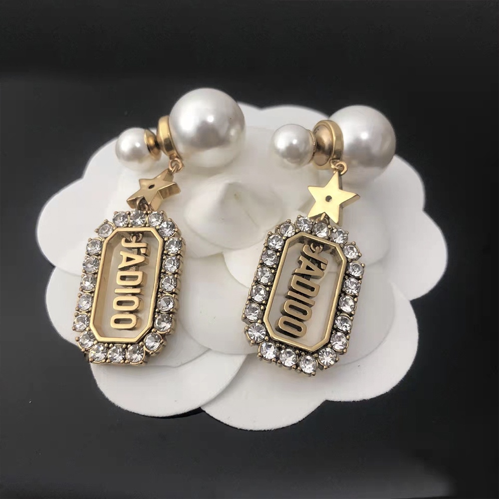 Bông tai nữ thương hiệu ngọc trai nhân tạo thả chữ TB463