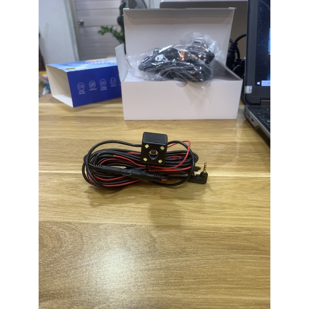 Camera hành trình X4 XETABON , cảm ứng 4 inch full HD, quay hình trước sau cùng lúc, cảnh báo va chạm phía trước