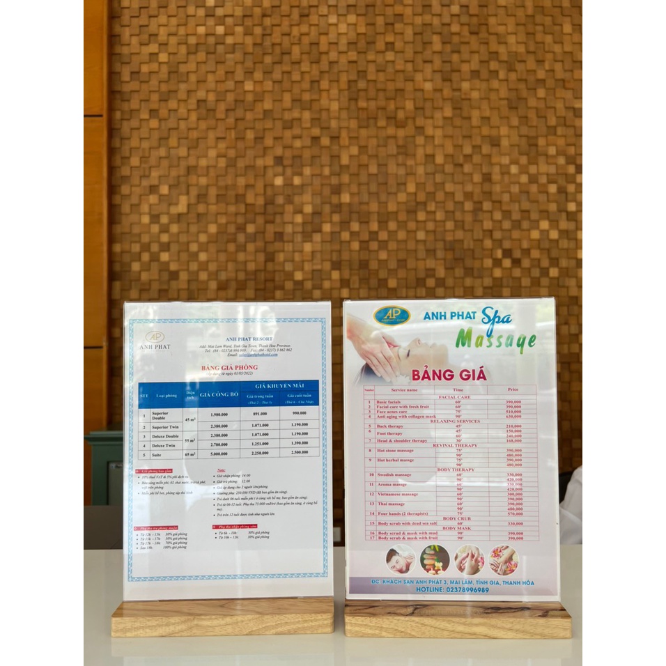 Menu mica  sẵn kho A4, A5  đế gỗ tự nhiên