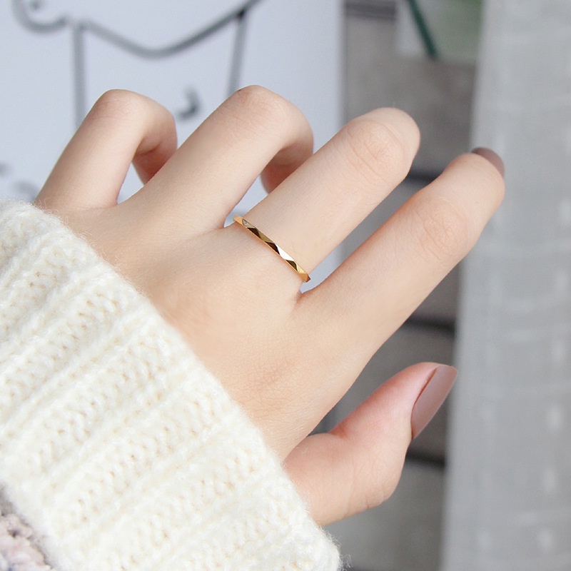 Nhẫn thép titan mạ vàng 18k thiết kế đơn giản phong cách Âu Mỹ thời trang cho nữ