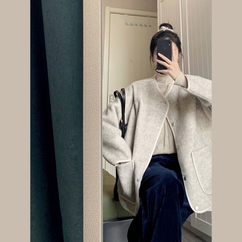 Còn 1 áo size M| Áo khoác dạ tweed cổ tròn màu be túi vuông 2 bên