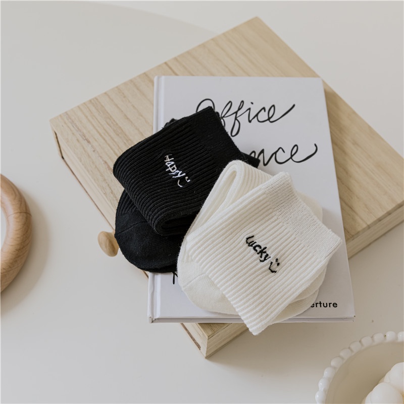 [COUPLE] Tất vớ cổ cao B&amp;W chữ thêu xịn