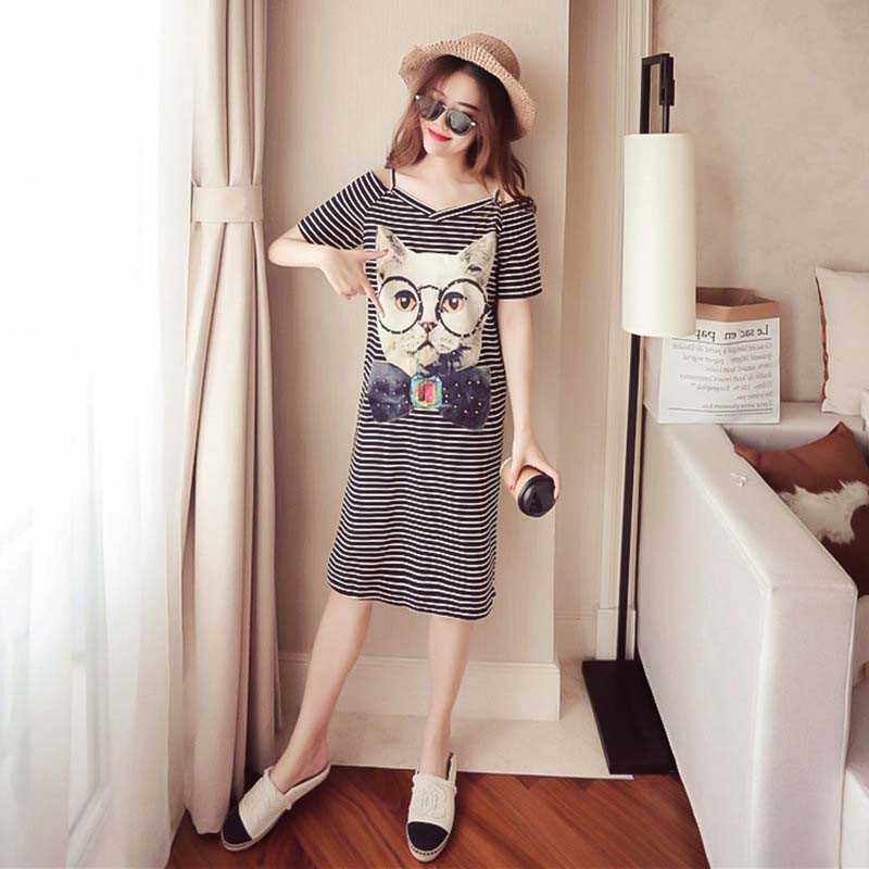 Đầm thun khoét vai họa tiết kẻ ngang in hình ngộ nghĩnh | BigBuy360 - bigbuy360.vn