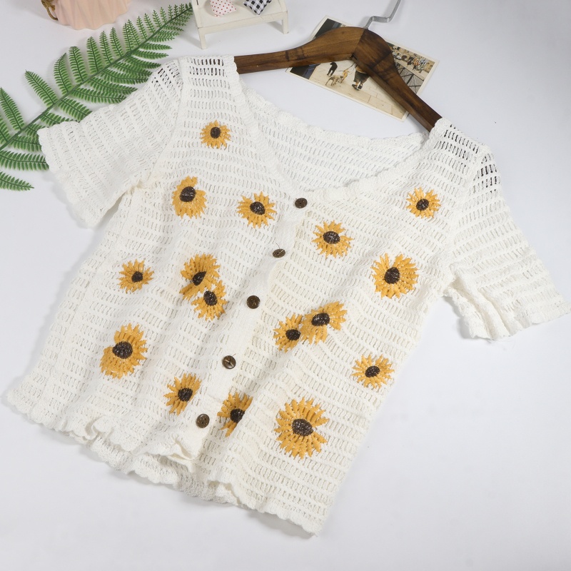 Áo Croptop Dệt Kim Ngắn Tay Cổ Chữ V Thêu Họa Tiết Hoa Cúc Thời Trang Cho Nữ