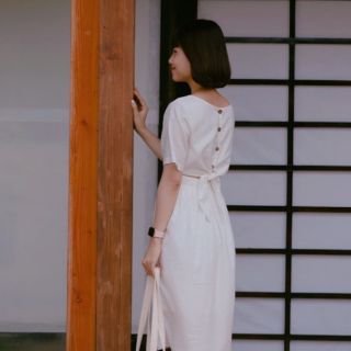 ĐẦM MIDI TRẮNG NƠ LƯNG