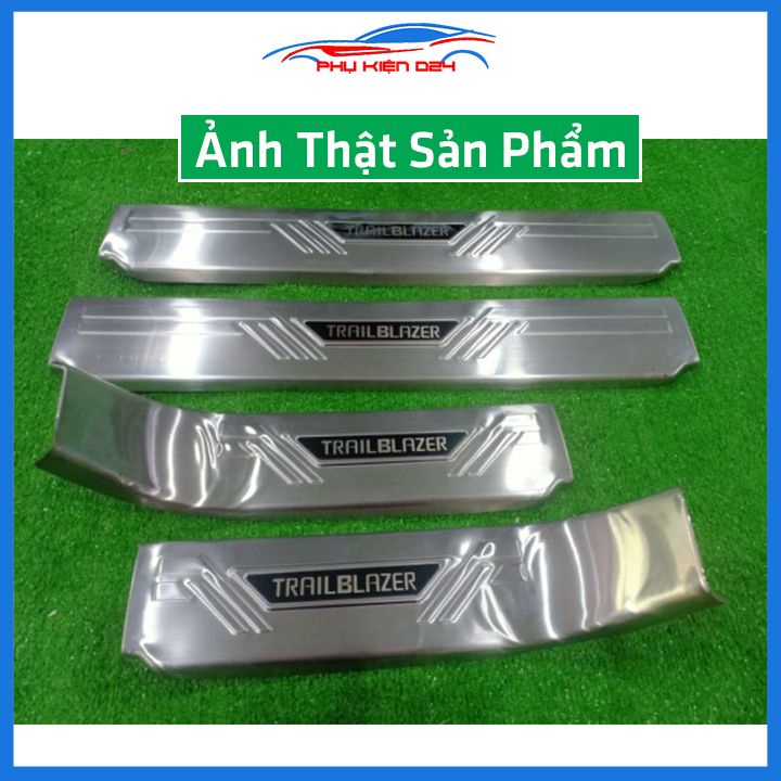 Bộ ốp bậc cửa trong ngoài nẹp bước chân TrailBlazer Inox chống trầy trang trí xe