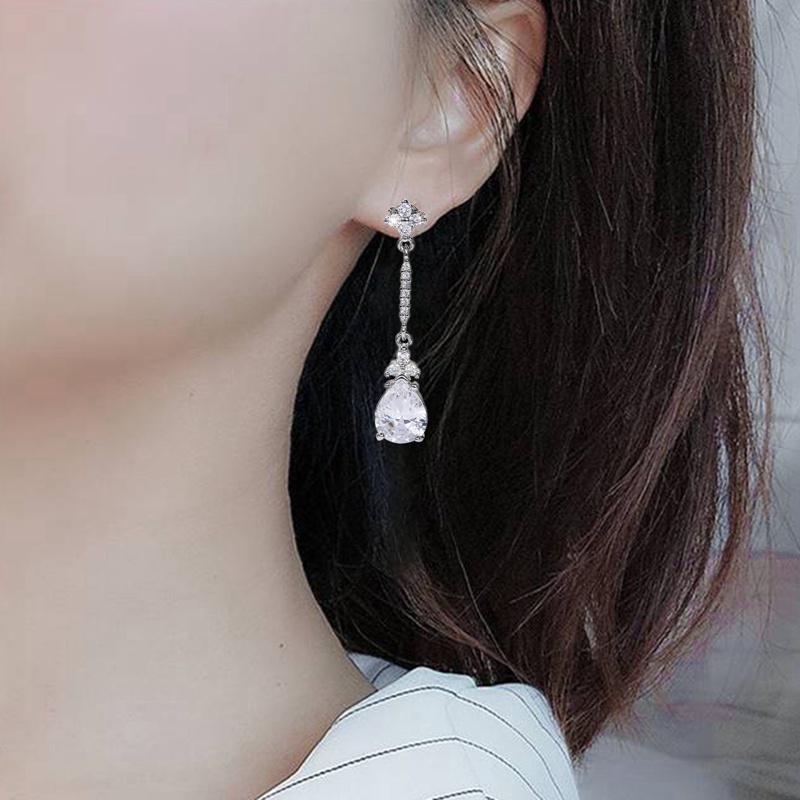 Khuyên Tai Đính Đá Zircon Màu Bạc Sang Trọng Thời Trang Cho Nữ