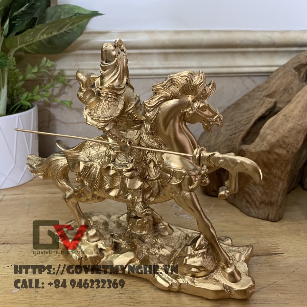 Tượng đá trang trí Quan Công phong thuỷ - Quan Công cầm đao cưỡi ngựa - Dài 25cm - Màu nhũ đồng