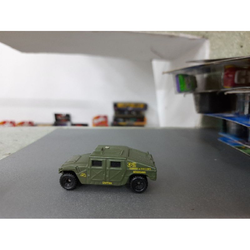 xe Matchbox Humvee màu xanh lá