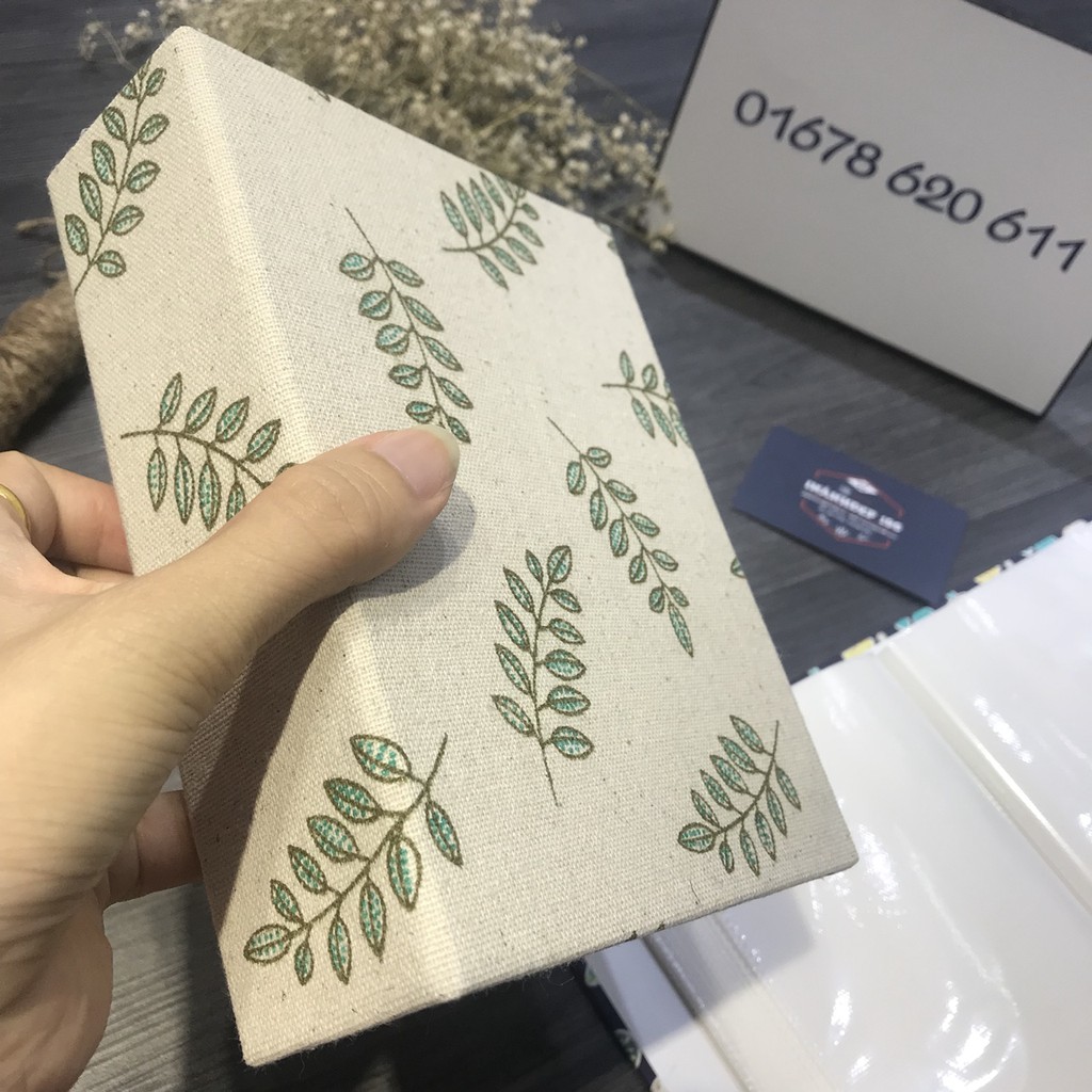 Album 13x18 bìa vải để vừa 100 ảnh cỡ 13x18, có nhiều màu sắc phong phú, không có vỏ hộp