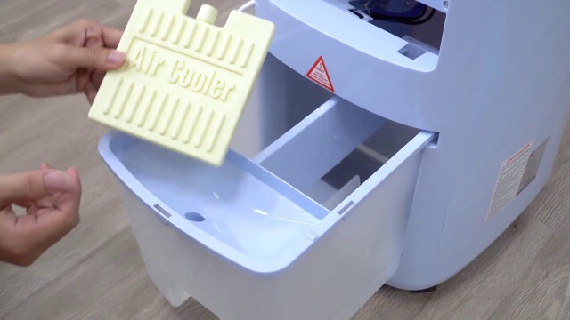 Quạt điều hòa hơi nước Sunhouse SHD7718 hàng không điều khiển