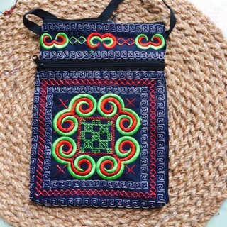 Túi thổ cẩm đựng điện thoại ( có dây đeo chéo )